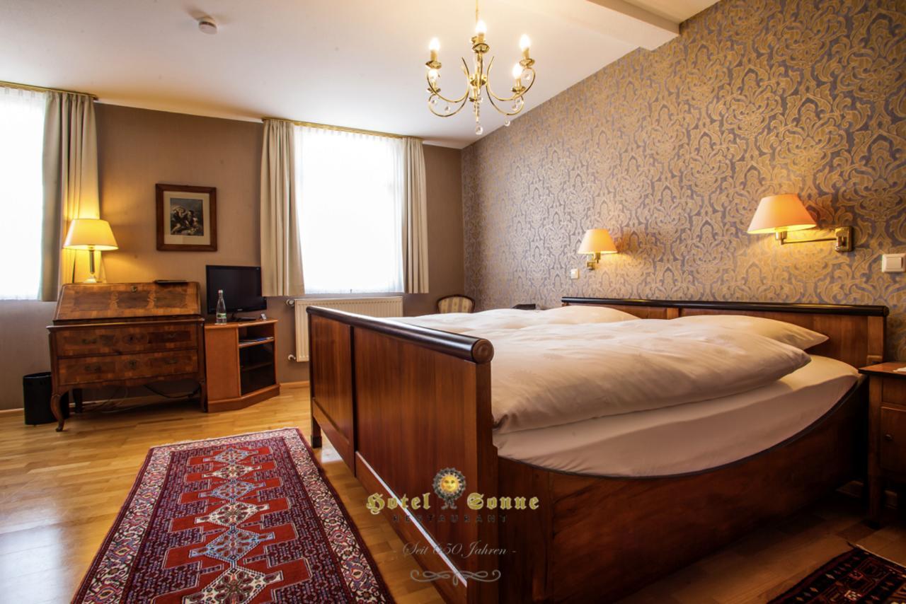Hotel Sonne Оффенбург Экстерьер фото